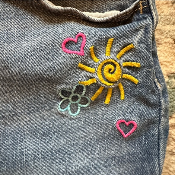 ๐3/$20๐ SO embroidered summer shorts size 8 - Picture 2 of 8